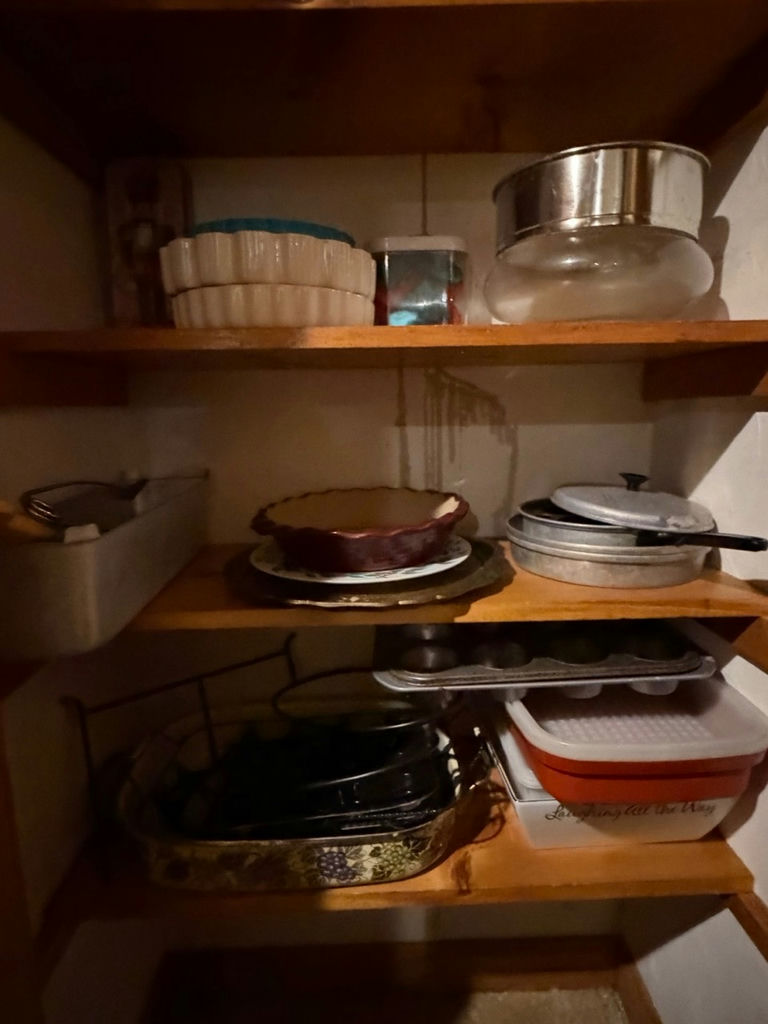Basement Closet Lot - image 2 of 6