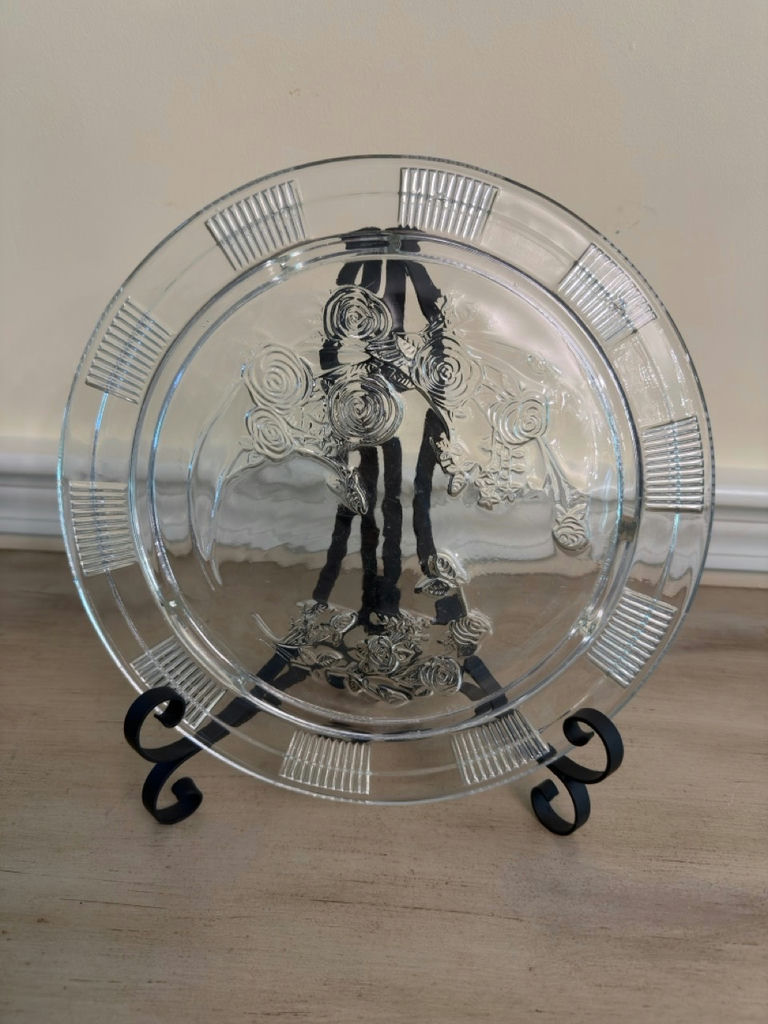 Vintage Footed Cake Plate & Entertaining Items - image 2 of 6