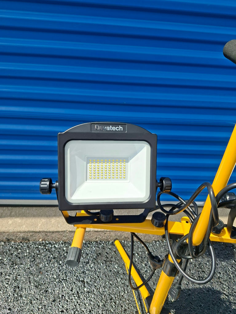Dual LED Flood Lights on Yellow Tripod Stand - image 3 of 6