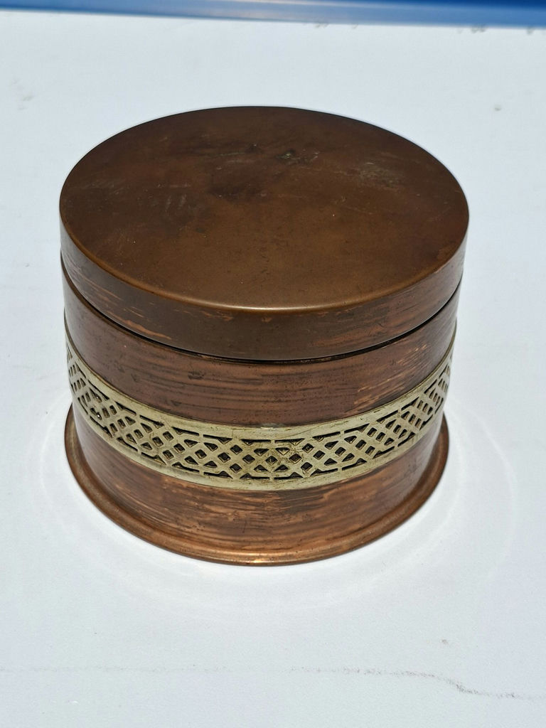 RARE Apollo Studio Copper Round Container with Decorative Brass Band, Marked NICKEL SILVER NEW YORK - image 1 of 8