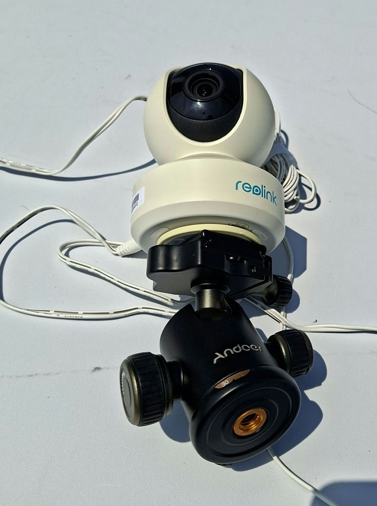 Reolink Security Camera with Andoer Mount and Power Adapter - image 5 of 5