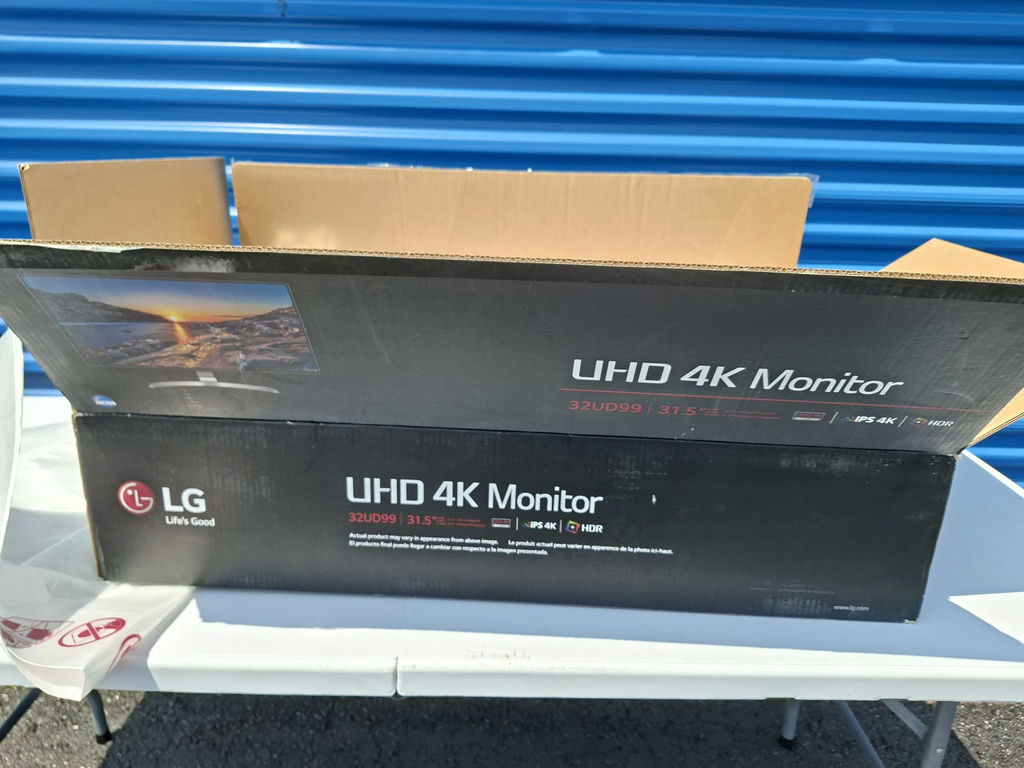LG 32UD99-W 31.5 Inch UHD 4K Monitor - image 2 of 7