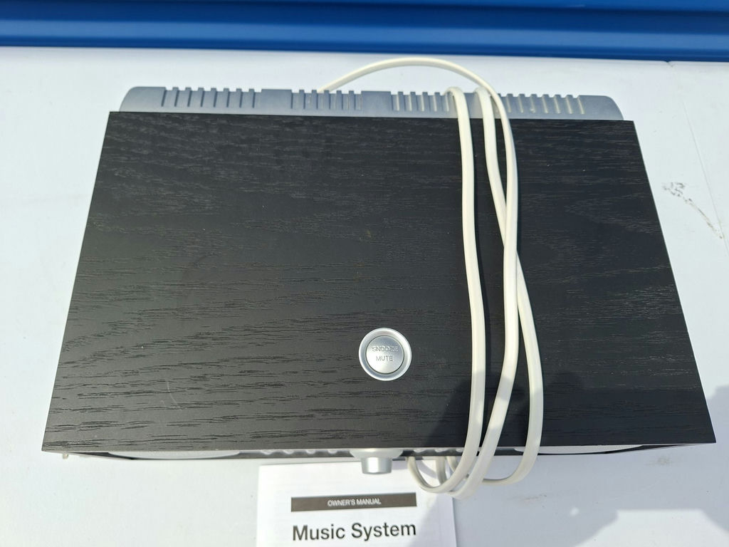 Tivoli Audio Music System with Owner's Manual - image 3 of 8