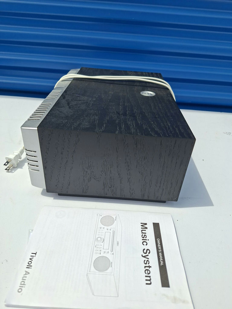 Tivoli Audio Music System with Owner's Manual - image 5 of 8