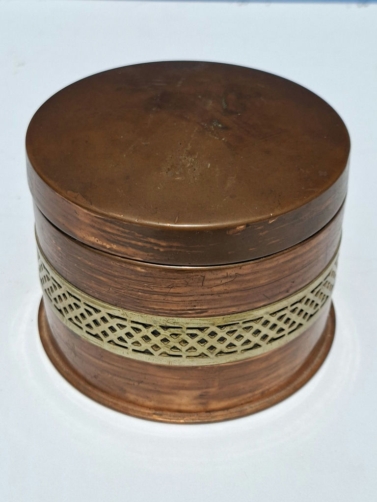 RARE Apollo Studio Copper Round Container with Decorative Brass Band, Marked NICKEL SILVER NEW YORK - image 3 of 8