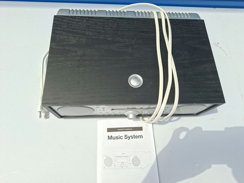 Tivoli Audio Music System with Owner's Manual - image 4 of 8