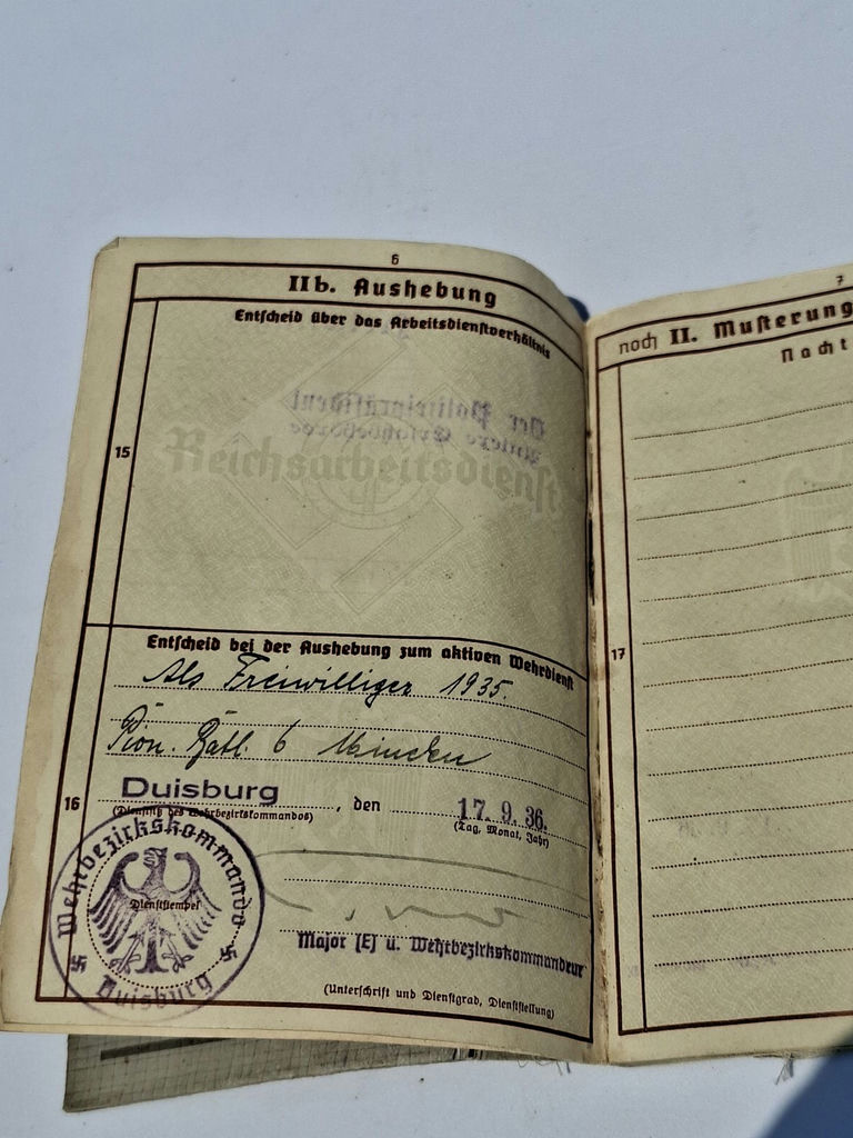 ORIGINAL WW2 German Wehrpass Military Document and Ration Card - image 5 of 5