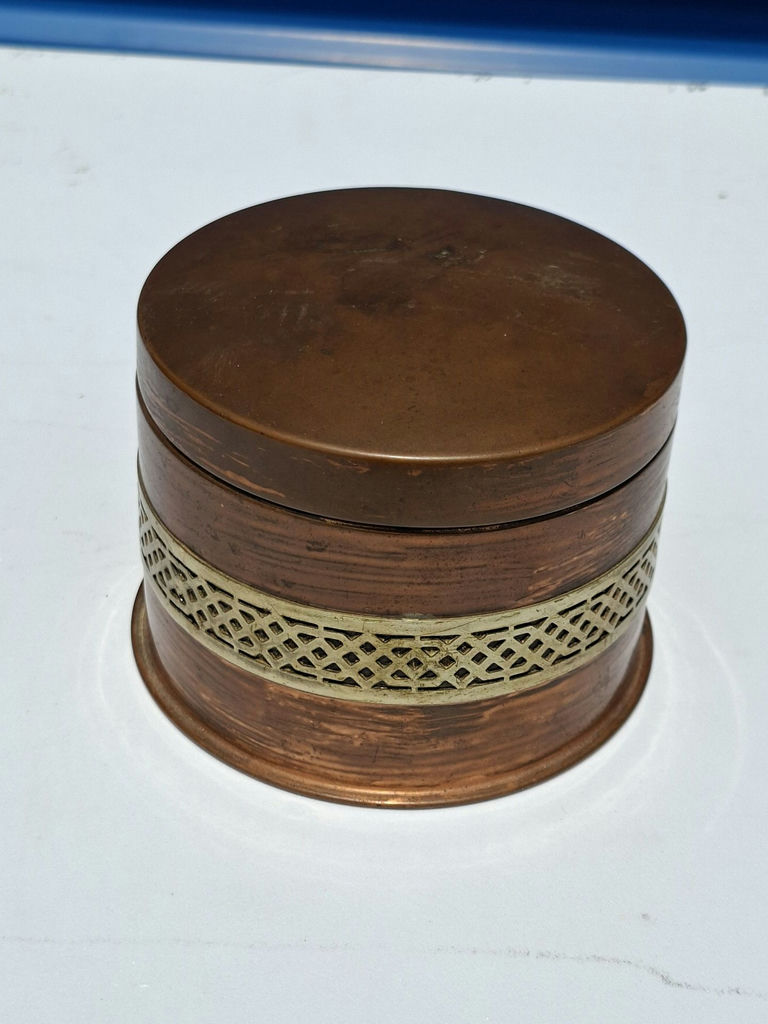 RARE Apollo Studio Copper Round Container with Decorative Brass Band, Marked NICKEL SILVER NEW YORK - image 2 of 8