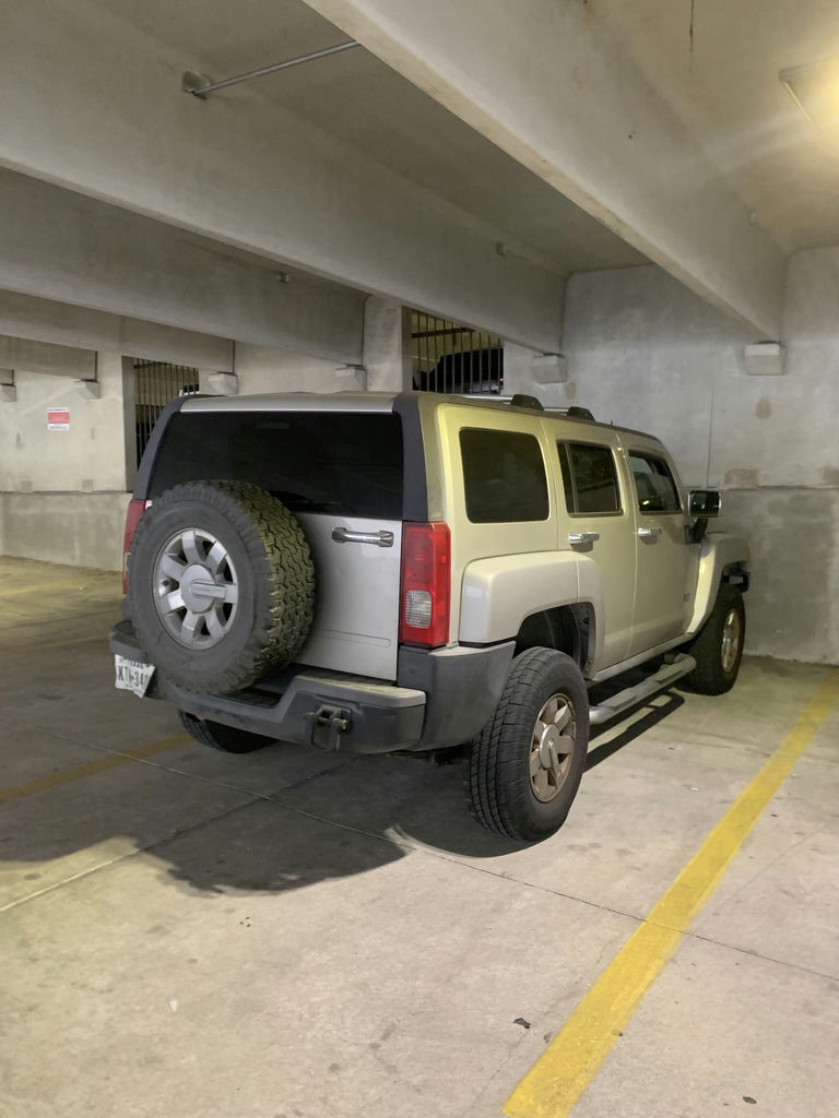 2007 Hummer H3 SUV - image 3 of 9