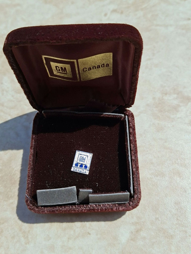 Vintage GM Canada Lapel Pin in Presentation Case - image 1 of 4