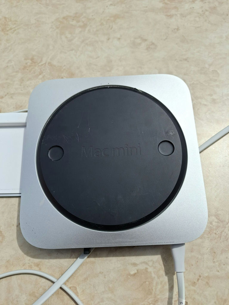 Apple Mac Mini and Apple Wired Keyboard - image 8 of 9