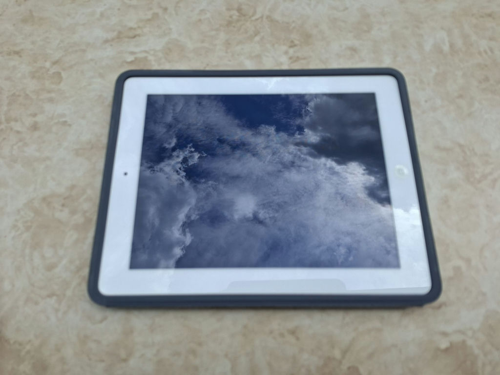 Apple iPad Tablet with Protective Case - image 1 of 5