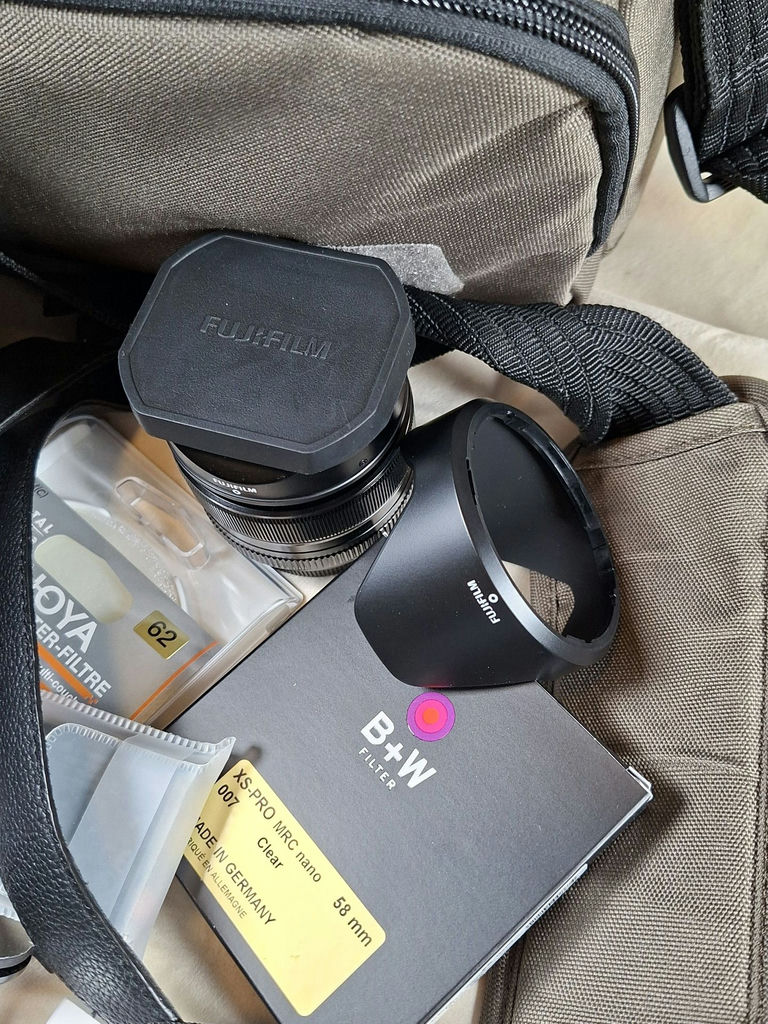 Fujifilm X-T3 Mirrorless Camera Kit with Lenses and Accessories - image 7 of 19