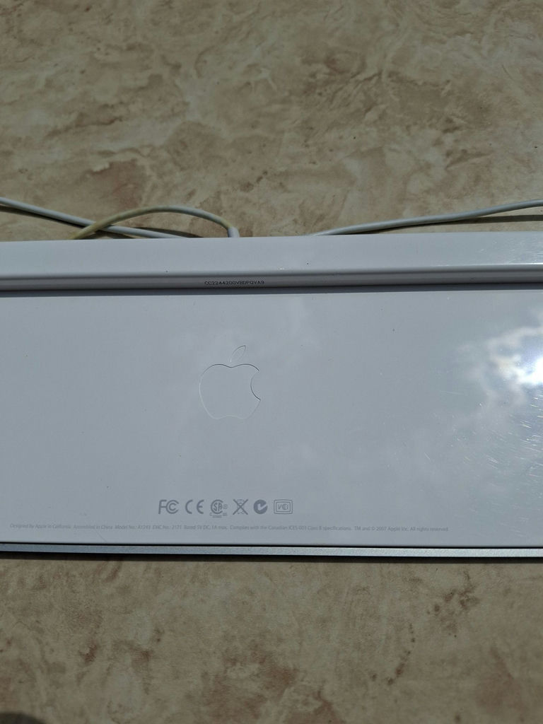 Apple Mac Mini and Apple Wired Keyboard - image 5 of 9