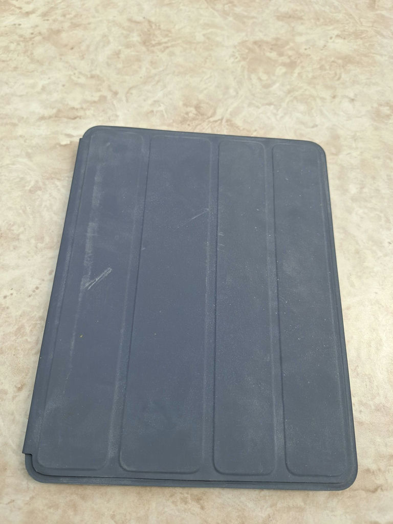 Apple iPad Tablet with Protective Case - image 4 of 5