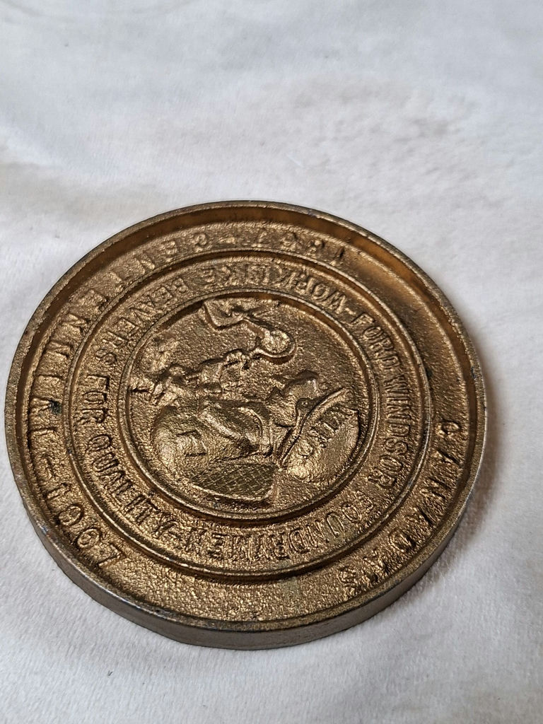 Commemorative Bronze Medallion FORD WINDSOR FOUNDRYMEN- Work Like Beavers For Quality - image 3 of 4