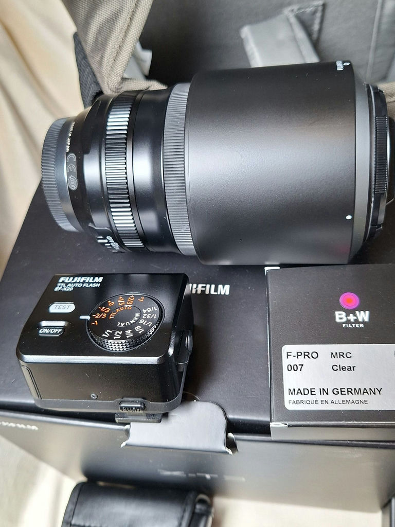 Fujifilm X-T3 Mirrorless Camera Kit with Lenses and Accessories - image 5 of 19