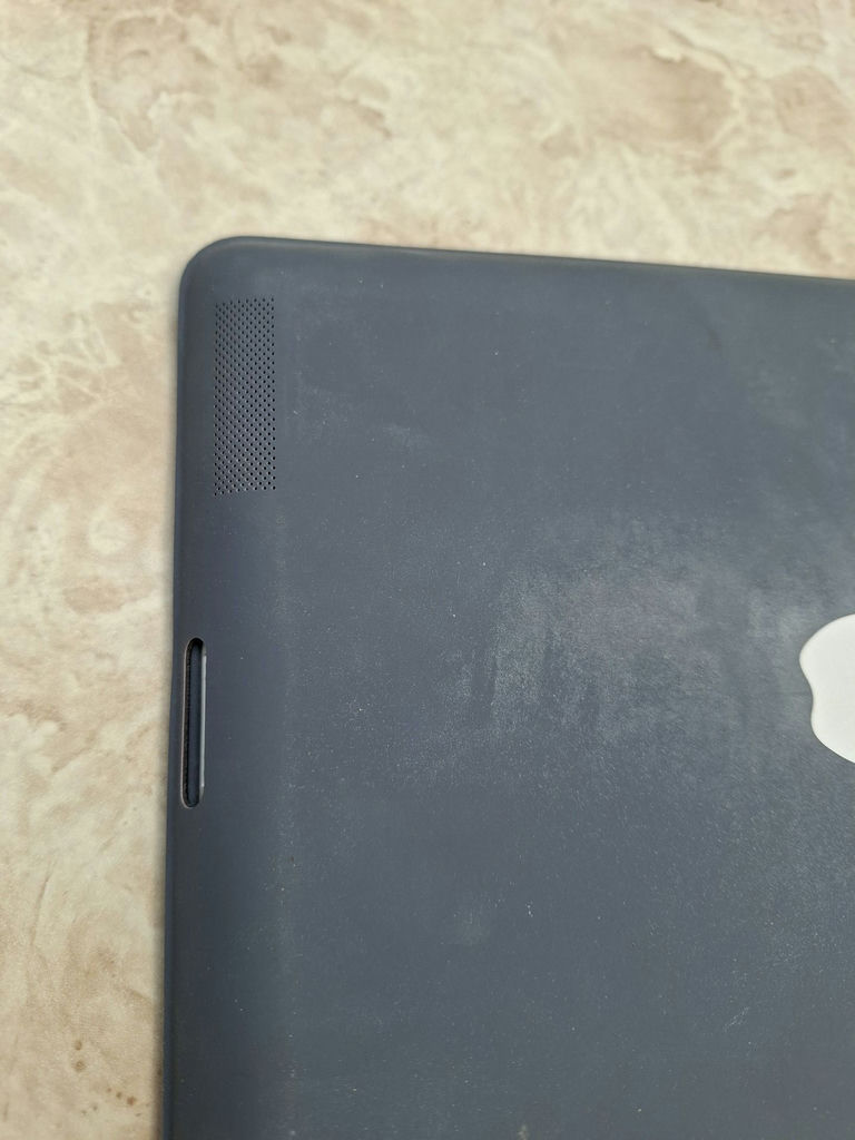 Apple iPad Tablet with Protective Case - image 5 of 5