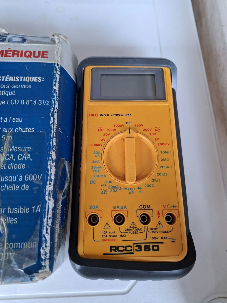 RCC360 Digital Multimeter with Test Leads and Box - image 3 of 8