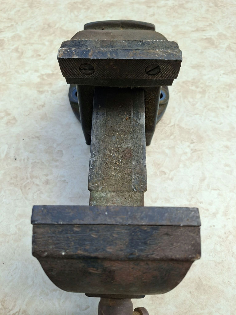 Massive Record No. 4 Bench Vise Made in England - image 5 of 6
