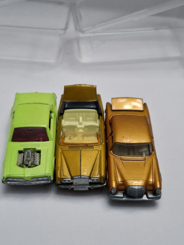 Three Matchbox Superfast Die-Cast Toy Cars - image 4 of 5