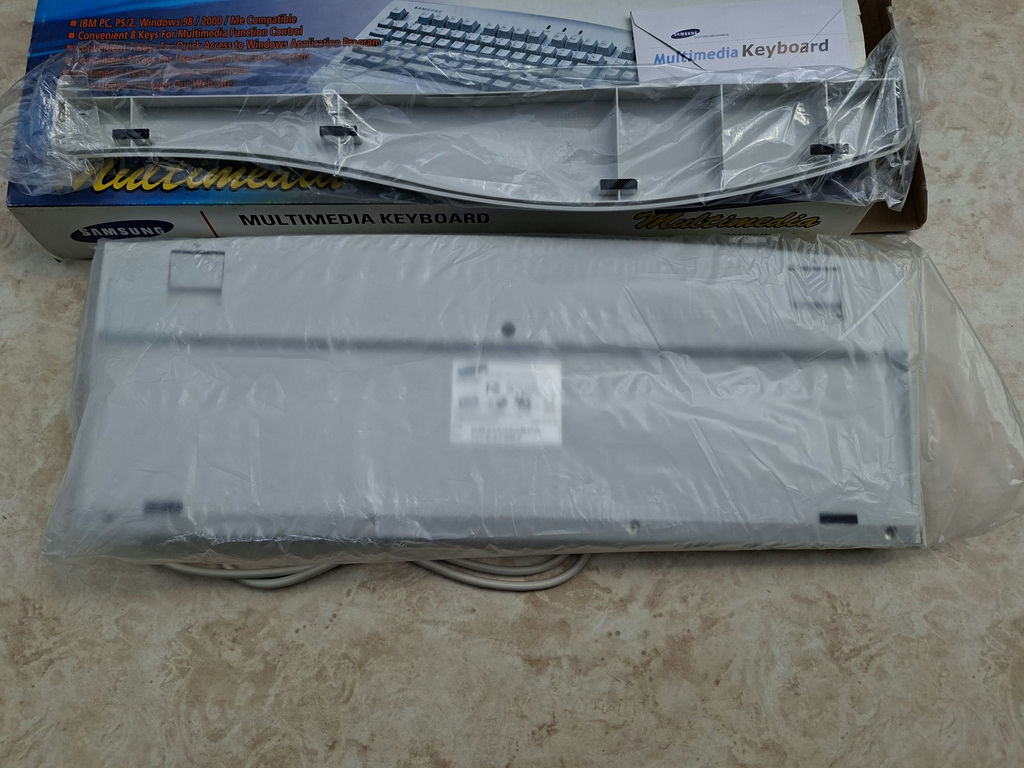Samsung SDM4500P Multimedia Keyboard - image 4 of 6