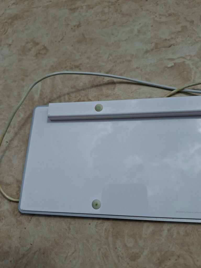Apple Mac Mini and Apple Wired Keyboard - image 7 of 9