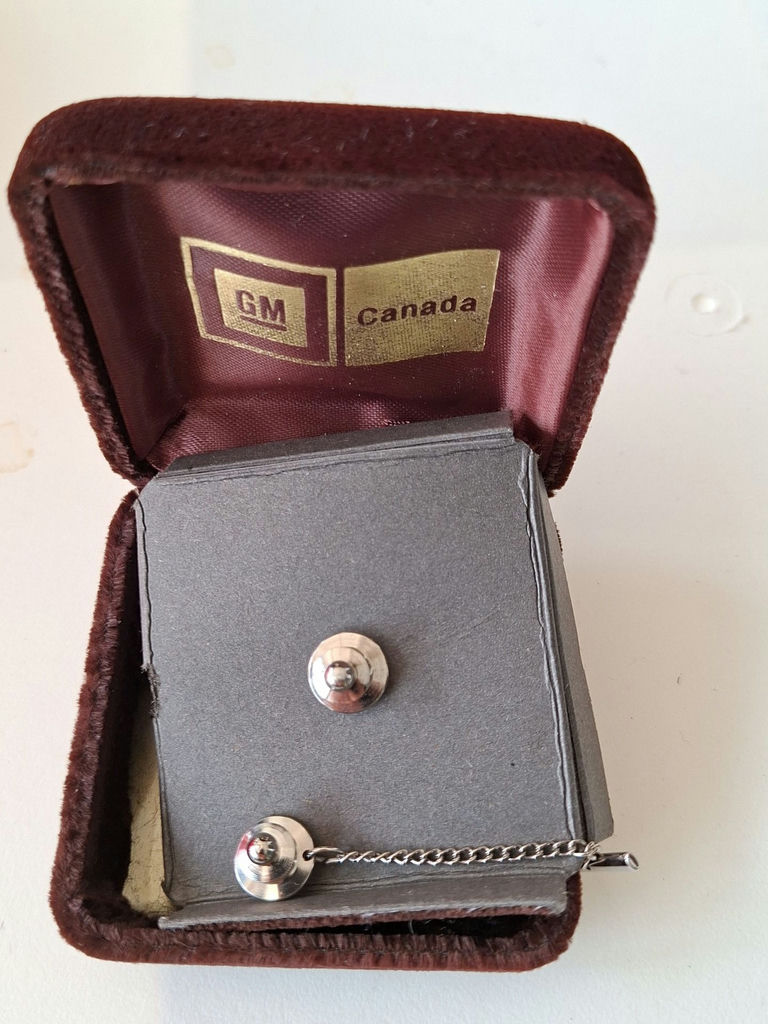 Vintage GM Canada Lapel Pin in Presentation Case - image 3 of 4