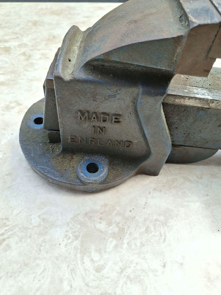 Massive Record No. 4 Bench Vise Made in England - image 2 of 6