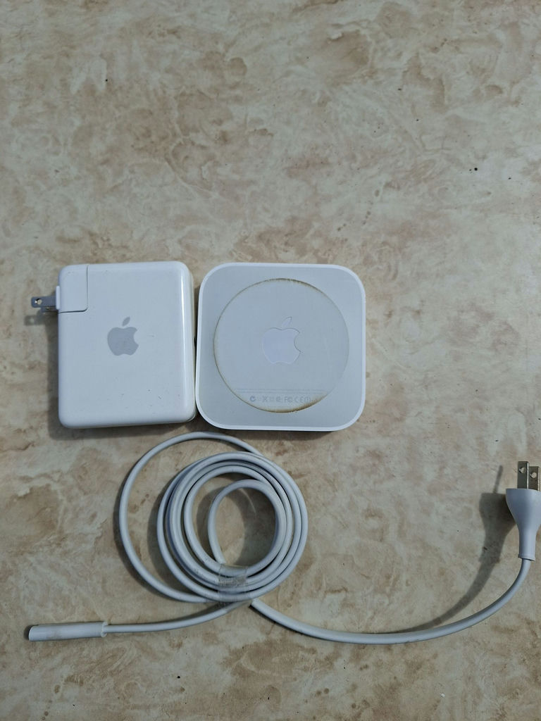 Apple AirPort Express Base Station with Power Adapter and Cable - image 3 of 6