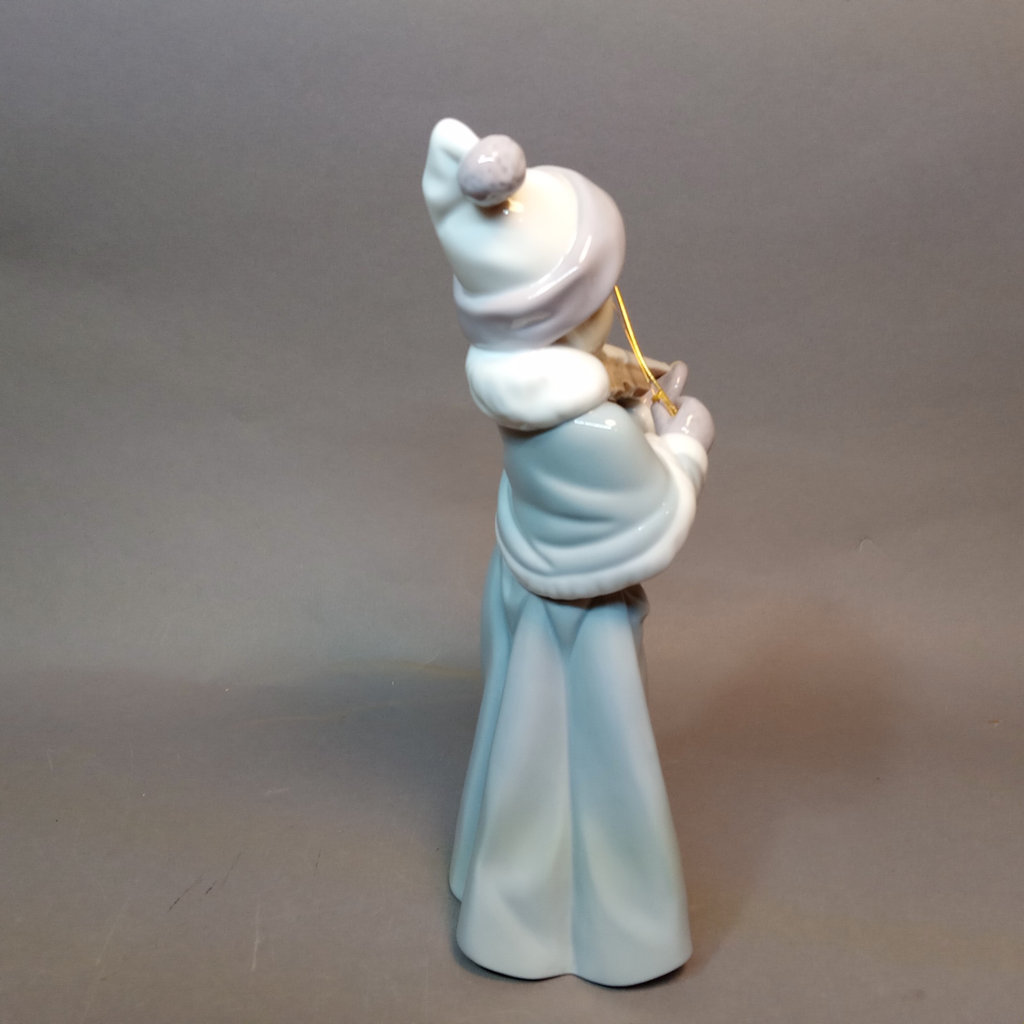 The Spirit of Christmas Lladro Figurine - image 4 of 11