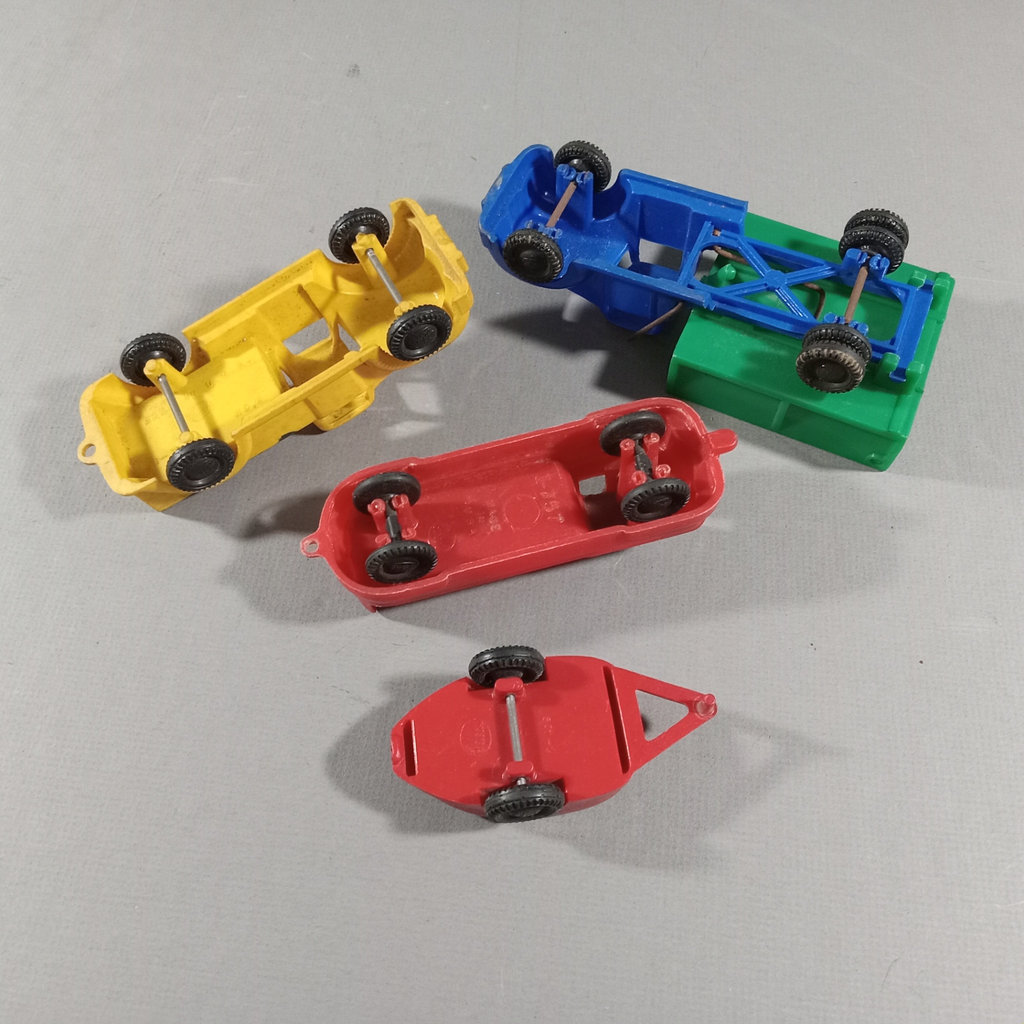 Acme, Mack, Manoil, Ideal & More Vintage Toy Cars - image 25 of 36