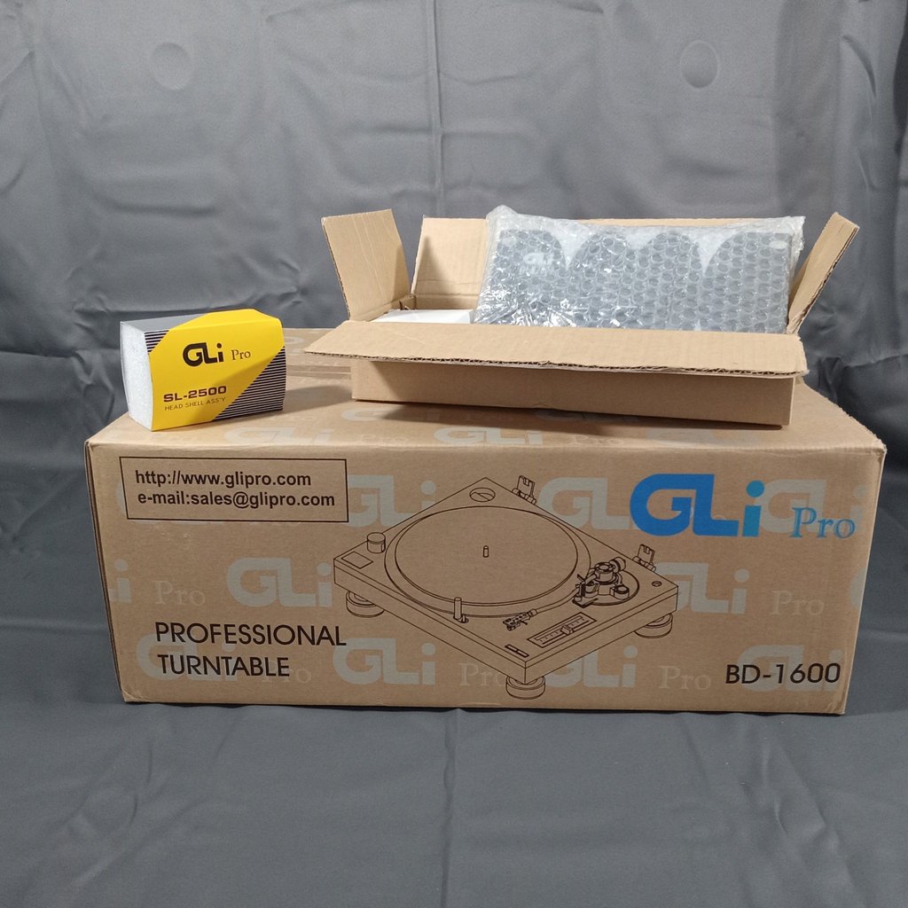 GLi Pro Turntable & Accessories - image 1 of 10