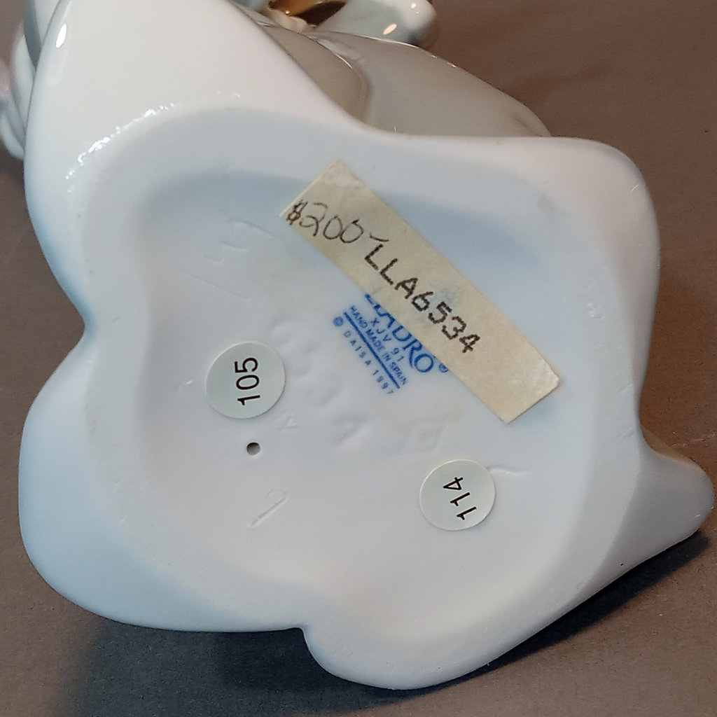 The Spirit of Christmas Lladro Figurine - image 8 of 11