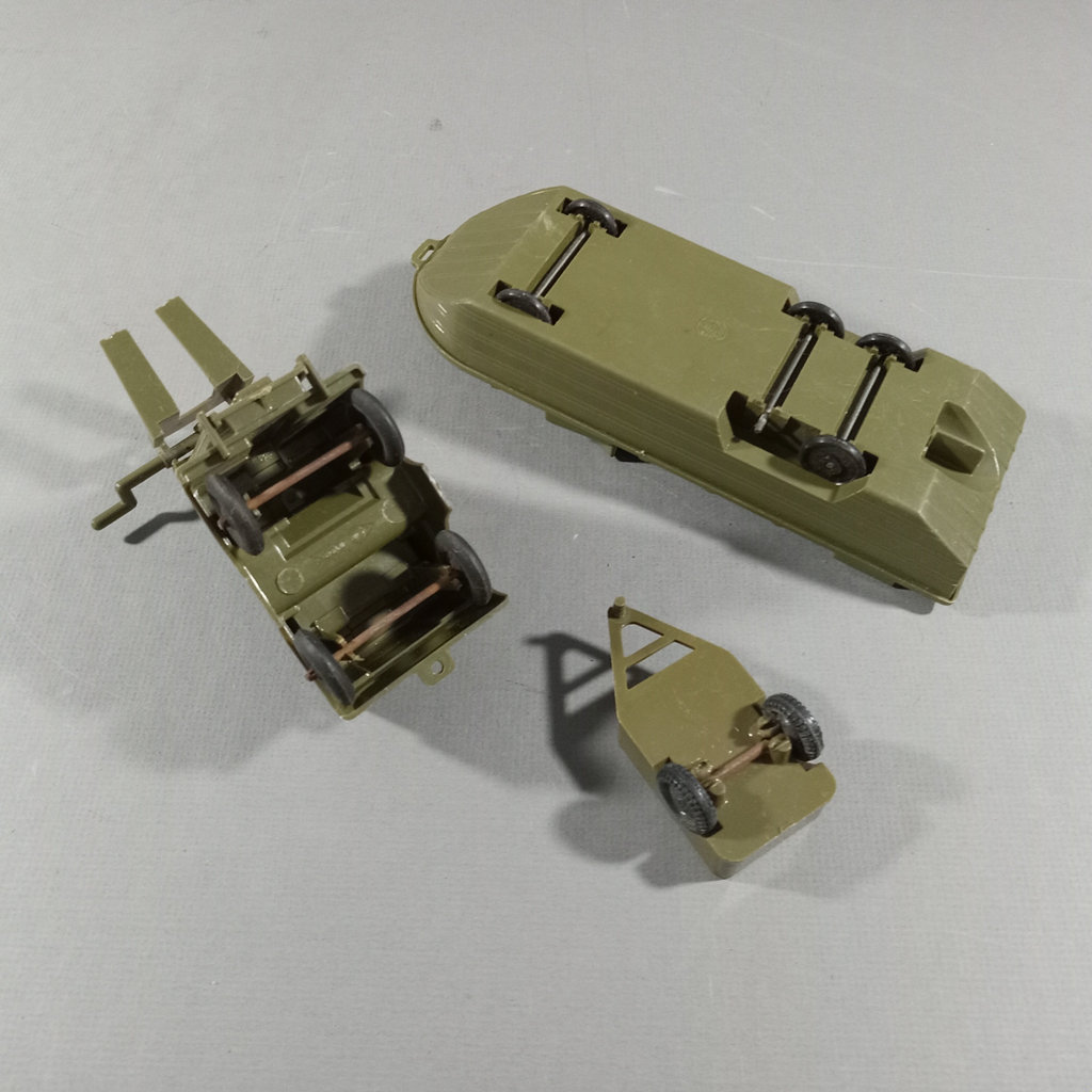 Vintage Ideal, Bonnie Bilt & More Military Toys - image 9 of 20