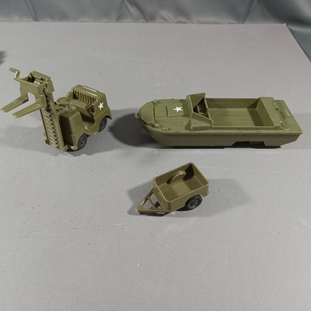 Vintage Ideal, Bonnie Bilt & More Military Toys - image 8 of 20