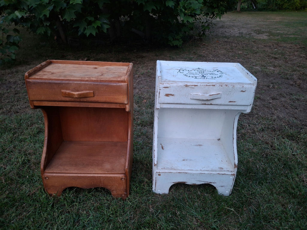 Set of 2 Unique Nightstands - image 2 of 9
