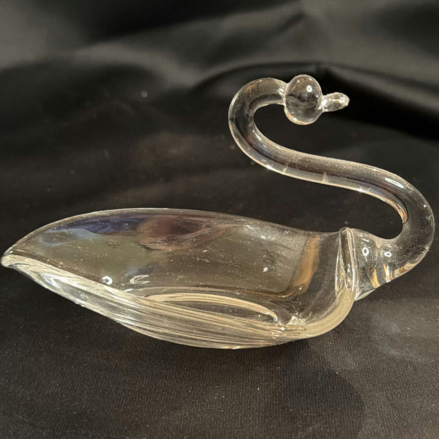 Two Glass Swan Figurines - image 3 of 5