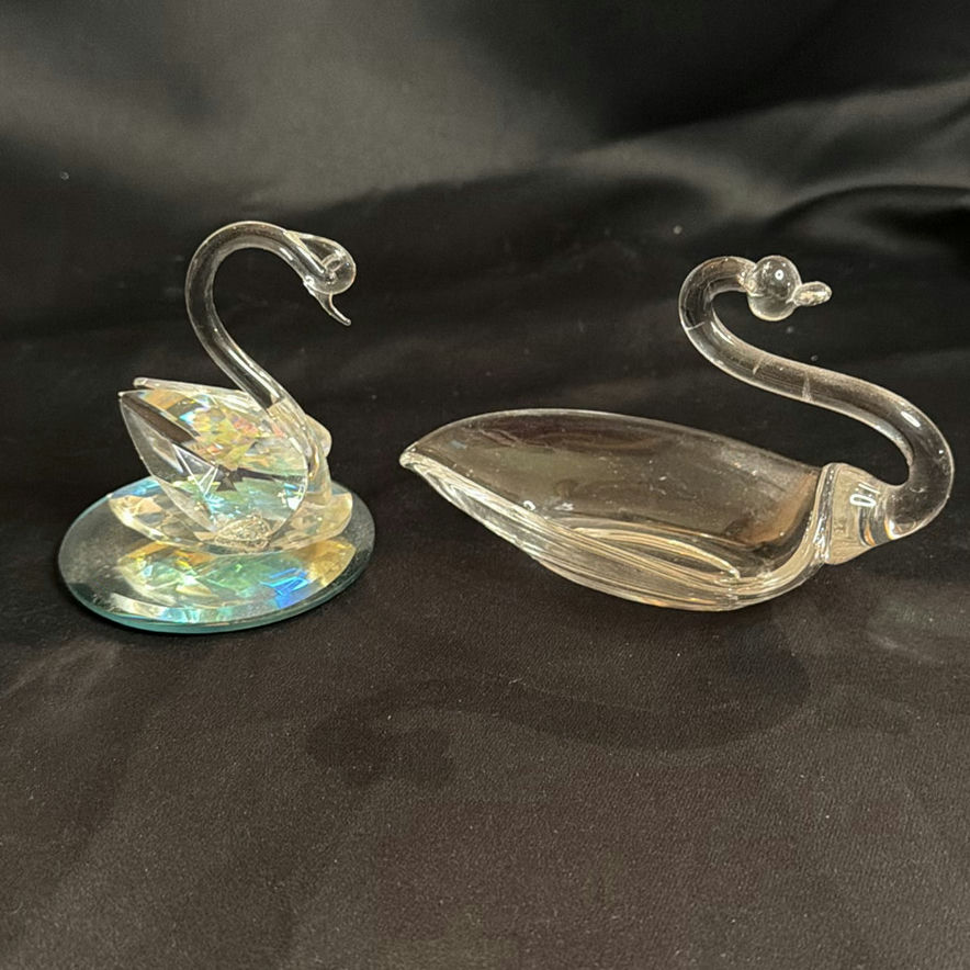 Two Glass Swan Figurines - image 1 of 5