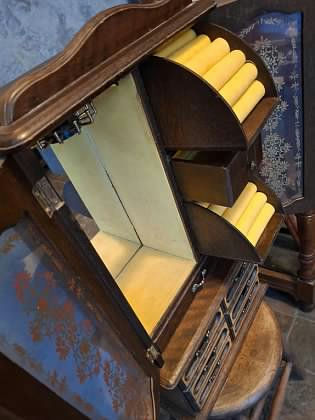 Vintage Wooden Jewelry Box/Armoire Cabinet  - image 3 of 7