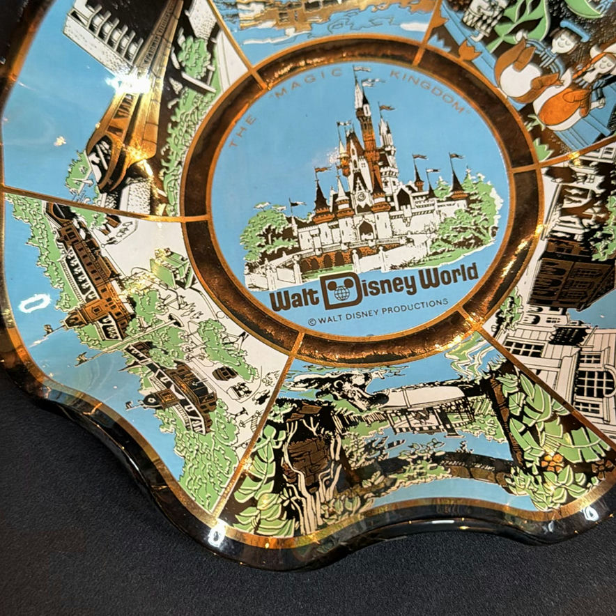 Vintage Walt Disney World Magic Kingdom Decorative Plate - image 4 of 5