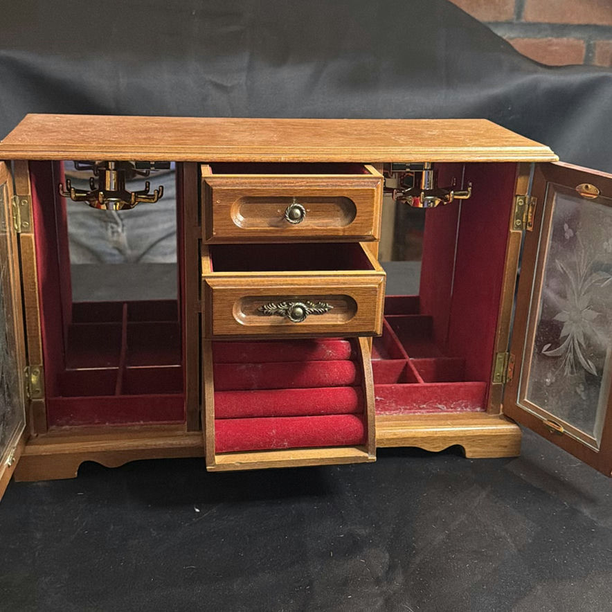 Wooden Jewelry Box Vintage - image 8 of 11