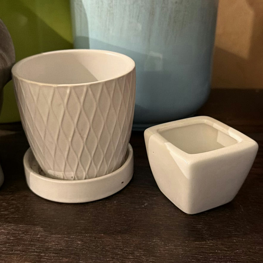 Lot of Assorted Ceramic Planters and Pots - image 7 of 7