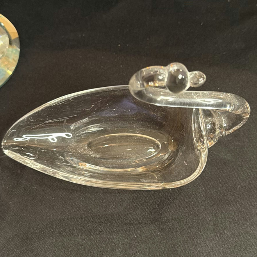 Two Glass Swan Figurines - image 4 of 5