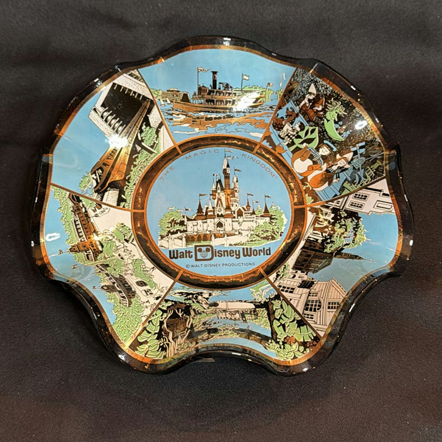 Vintage Walt Disney World Magic Kingdom Decorative Plate - image 1 of 5