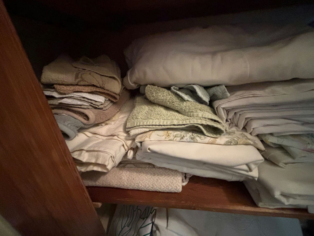 Assorted Towels, Linens, and Blankets - image 7 of 14