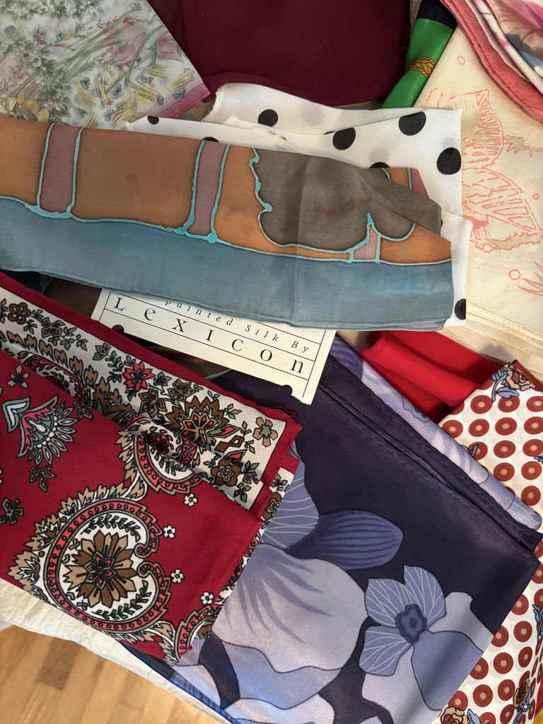 Vintage Scarves, Handkerchiefs, Gloves, Belts, and Hair Accessories - image 7 of 11