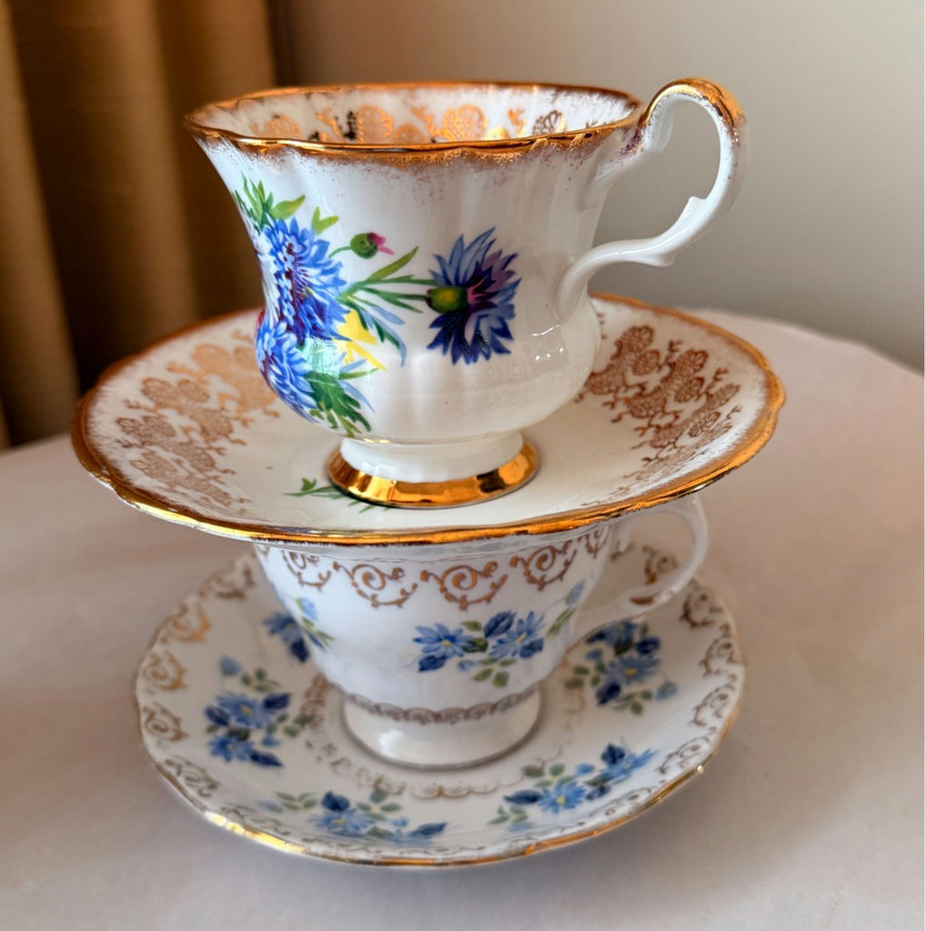 Assorted Vintage Teacups and Saucers Set - image 4 of 17