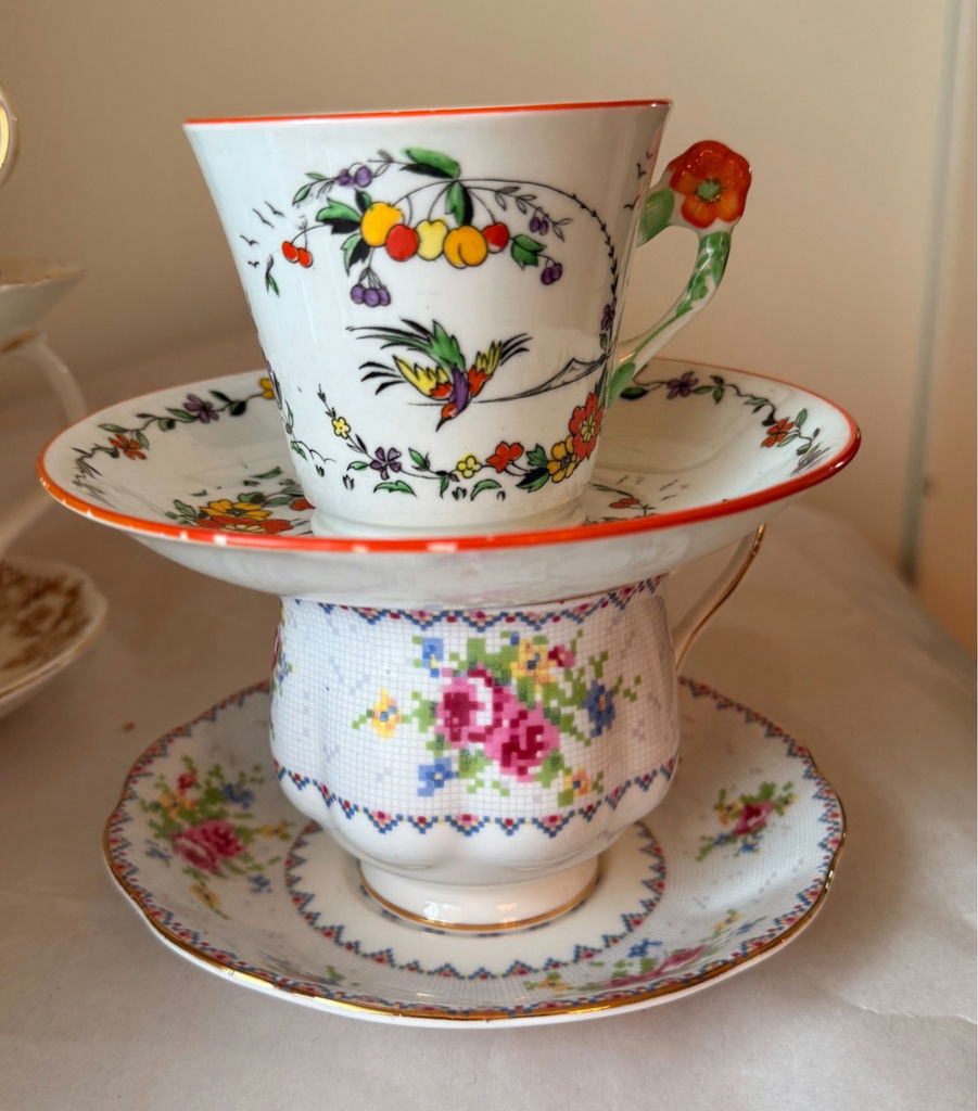 Assorted Vintage Tea Cups and Saucers - image 3 of 18