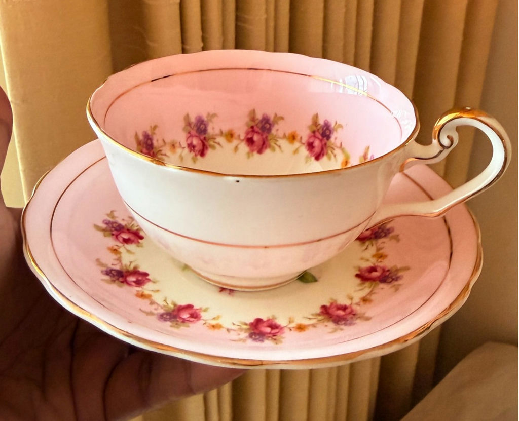 Assorted Vintage Teacups and Saucers - image 7 of 15